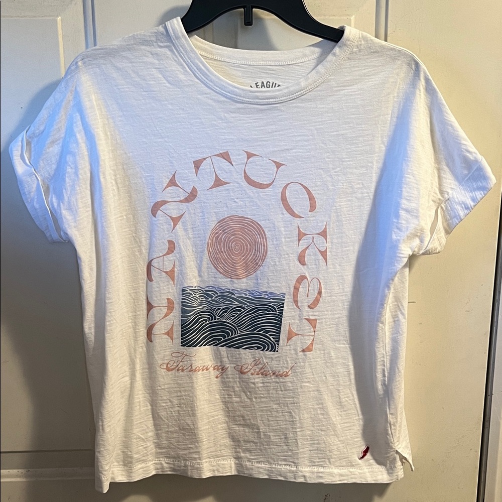 Women’s Nantucket Graphic Tee size small